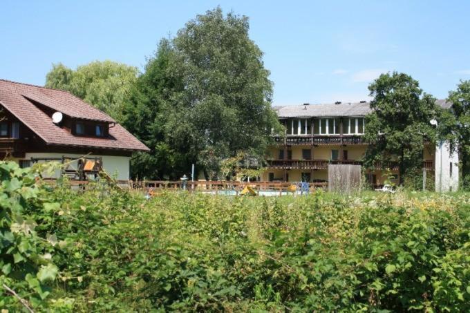 Schmautz Ferienwohnungen & Zimmer Miklauzhof Kültér fotó