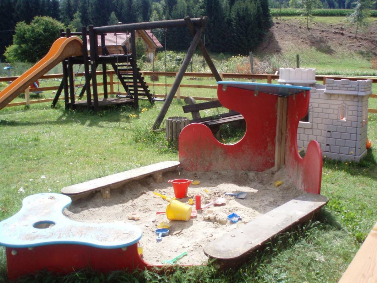 Schmautz Ferienwohnungen & Zimmer Miklauzhof Kültér fotó